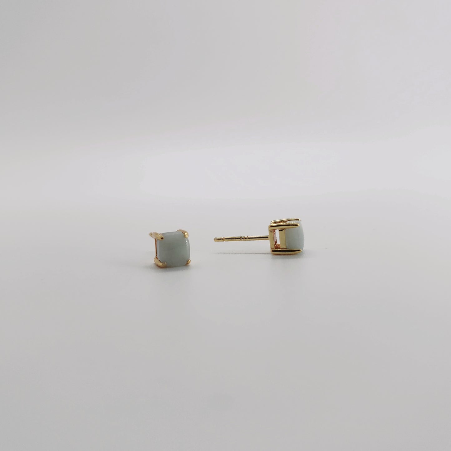 Classic Cut Jade Earstuds