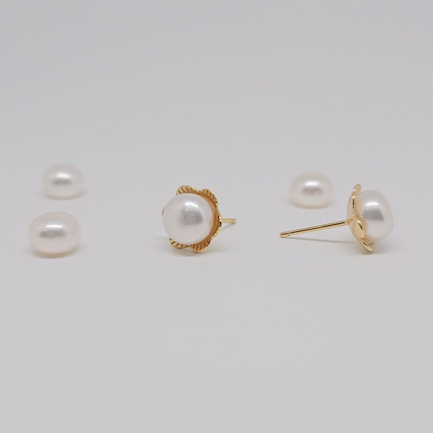 Pearl Petal Earring